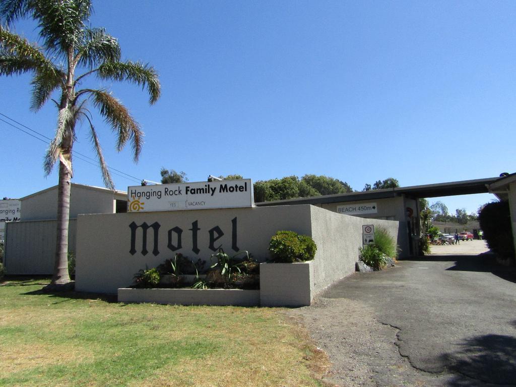 Hanging Rock Family Motel Бейтманс Бей Екстериор снимка
