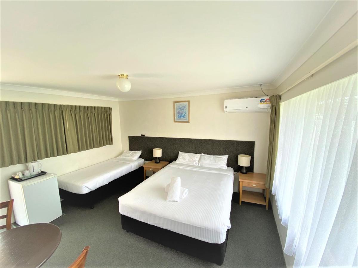 Hanging Rock Family Motel Бейтманс Бей Екстериор снимка